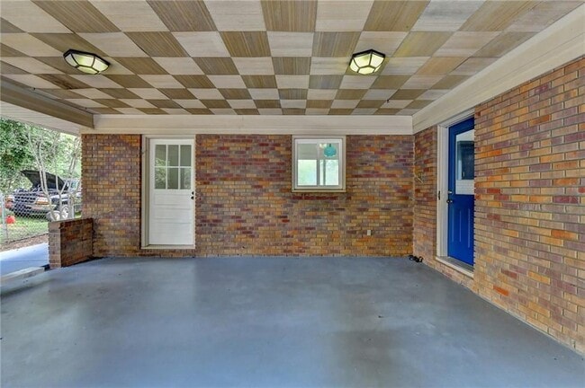 Photo - 6085 Glenridge Dr