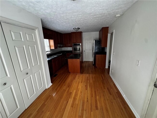 Photo - 2990 Mountain Trace NE