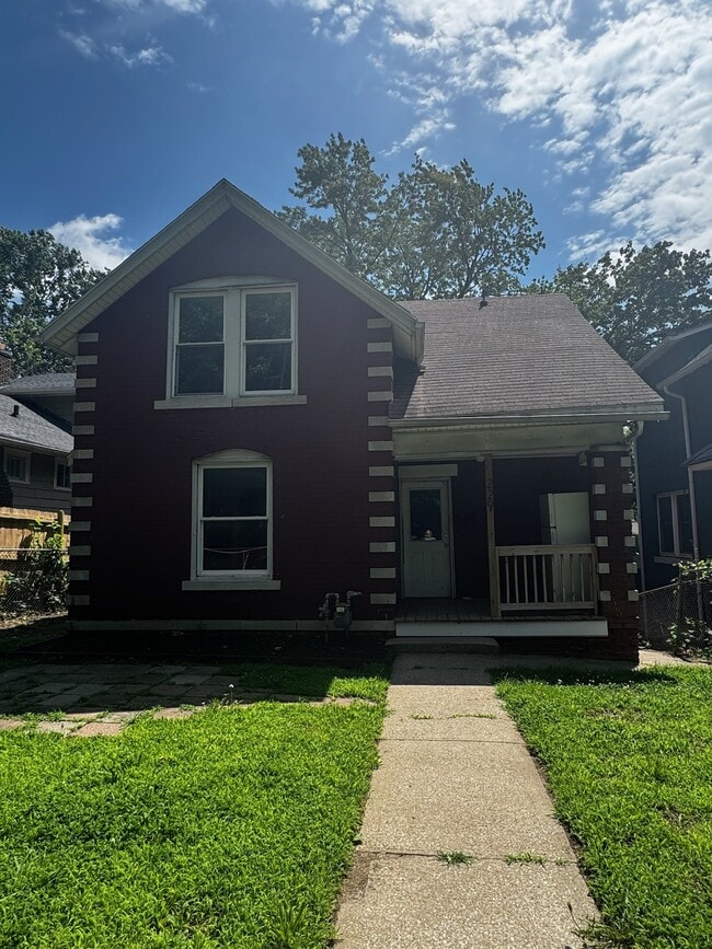Building Photo - 229 N 15th St