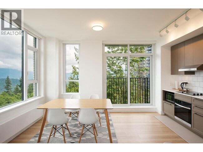 Photo - 8750 University Crescent Unit 704