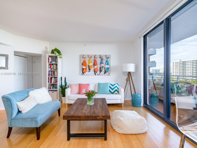 Photo - 1330 West Ave Unit 711