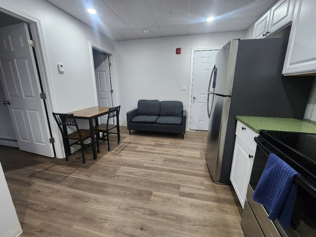 Photo - 151 S Main St Unit B4