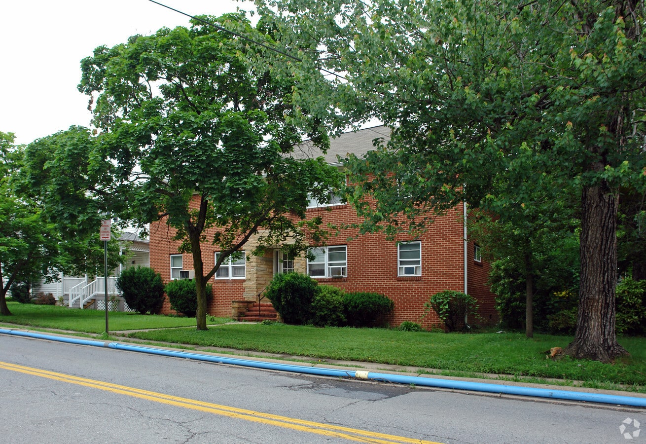 Photo - 607 Montgomery St Apartments
