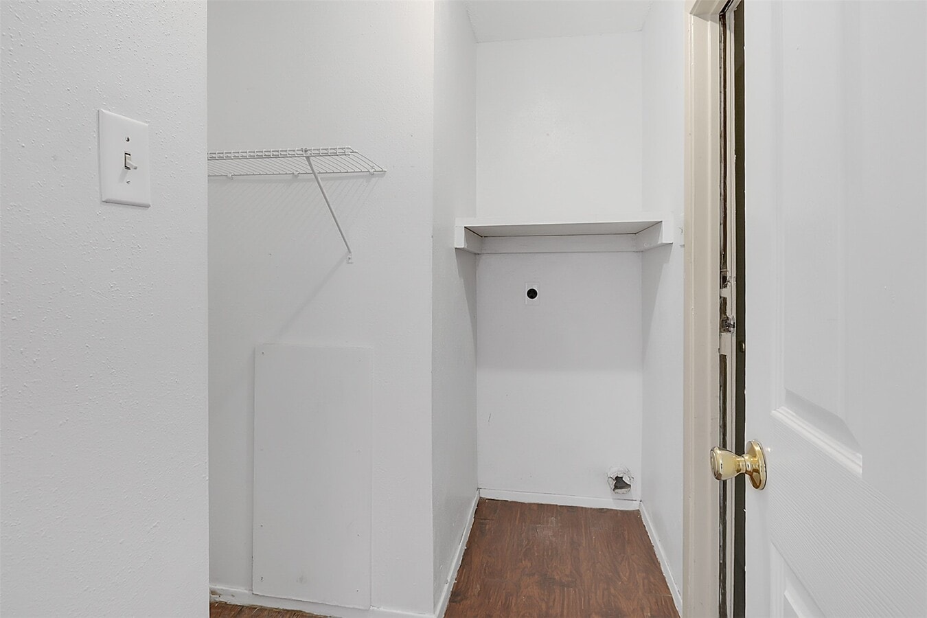 Photo - 4936 Meadowood Cir