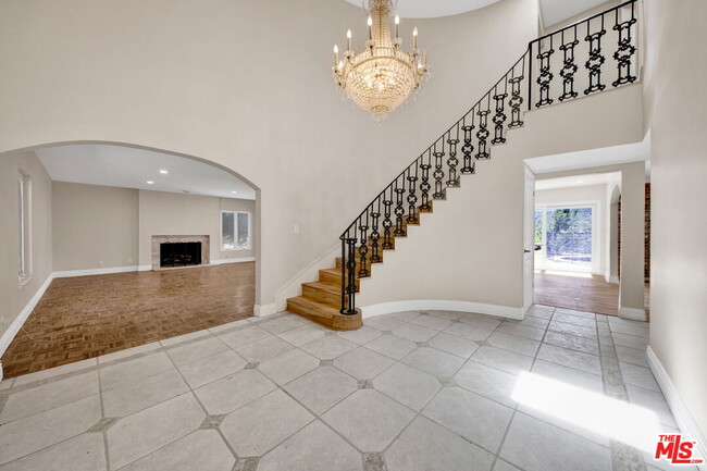 16608 Park Ln Cir