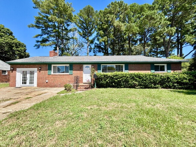 Building Photo - Gorgeous Updated Home in Virginia Beach!