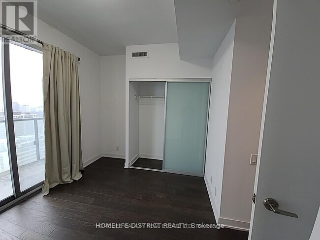 Photo - 1815 Yonge St Unit LPH_06