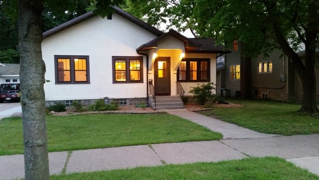 Photo - 2118 Cass St