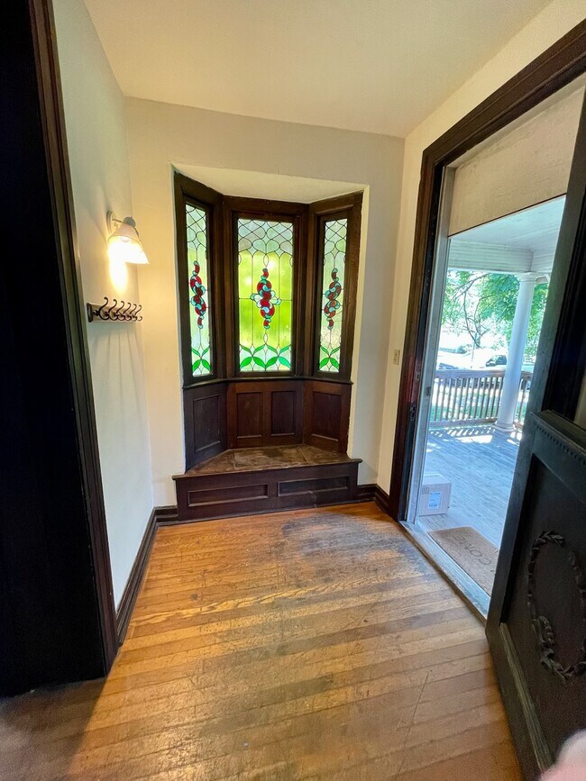 Photo - 321 N Indiana Ave