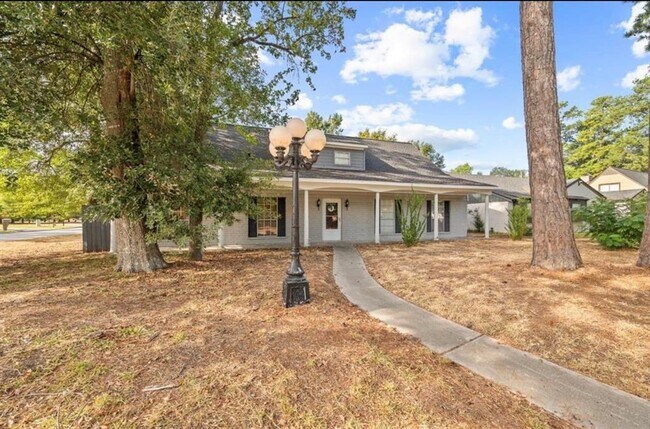 Photo - 203 Hickory Ridge Dr House