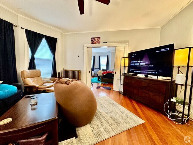 Building Photo - 65 Gardner St Unit 65 Gardner ST-  1 Rental