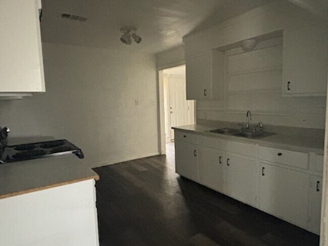 Photo - 1652 Kentwood Dr