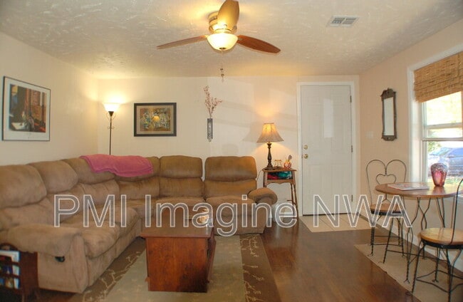 Photo - 1439 S W Ave