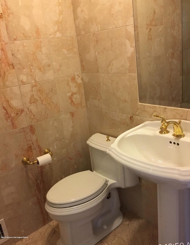 Photo - 96 Cedar Ave Unit 1