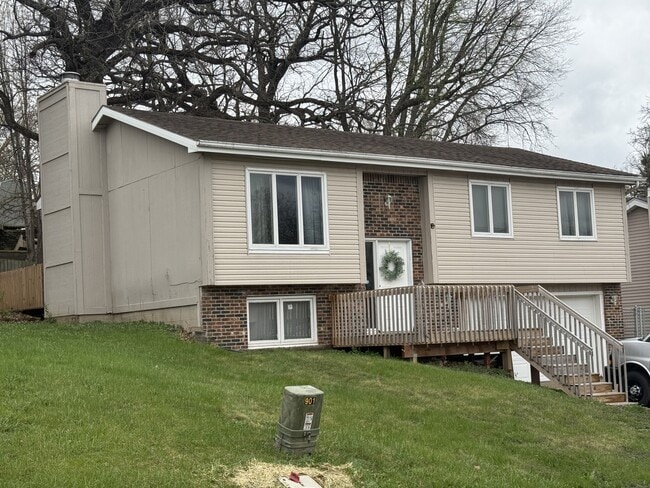 Photo - 817 SE Hackley Ave