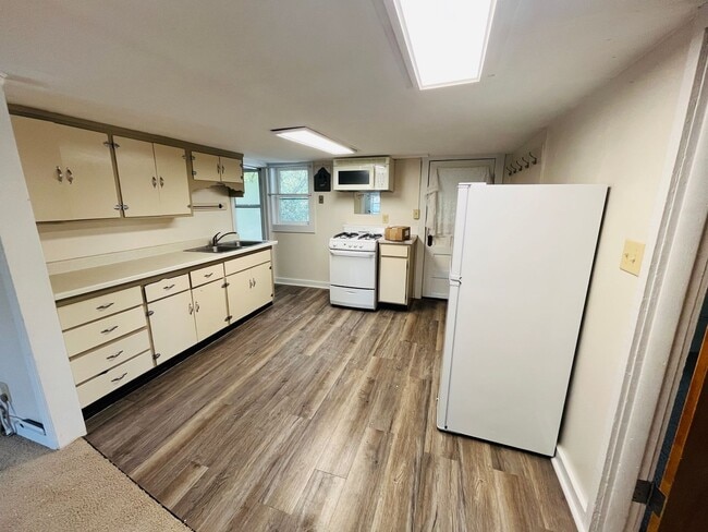 Photo - 3838 State Ave Unit 3838 State Ave APT C3