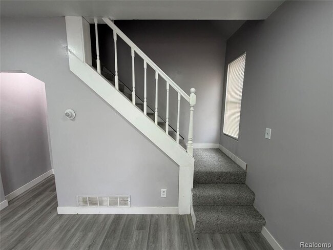 Photo - 6324 Montrose St