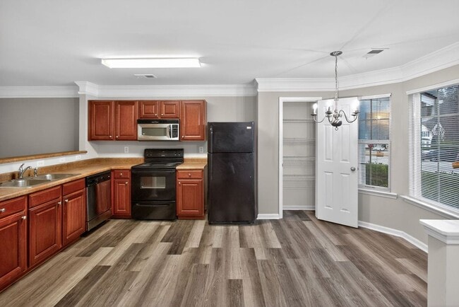 Photo - 837 Crestwell Cir