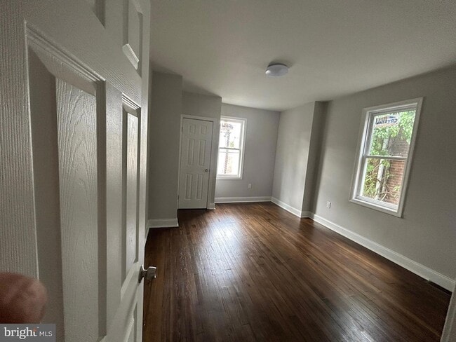 Photo - 250 N Salford St