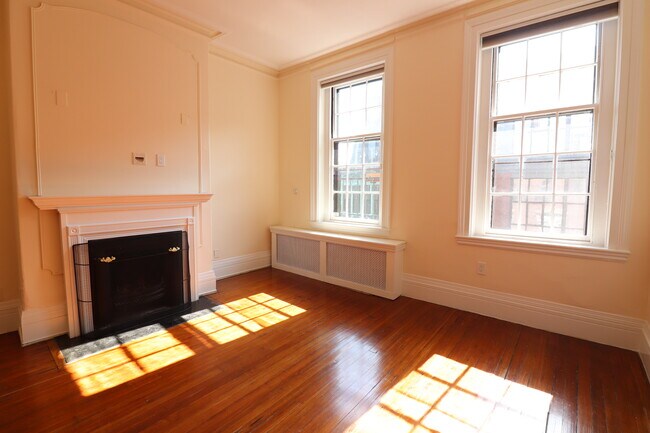 Photo - 2 Otis Pl Unit 3