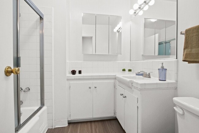 Photo - Royal Sepulveda Apartment Homes