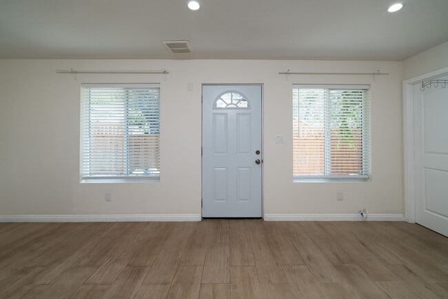Photo - 449 Norumbega Dr