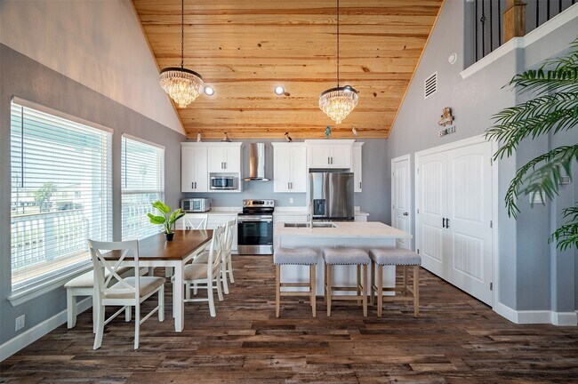 Photo - 413 Pompano Ln