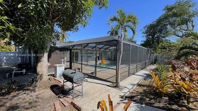 Photo - 6980 Scott St