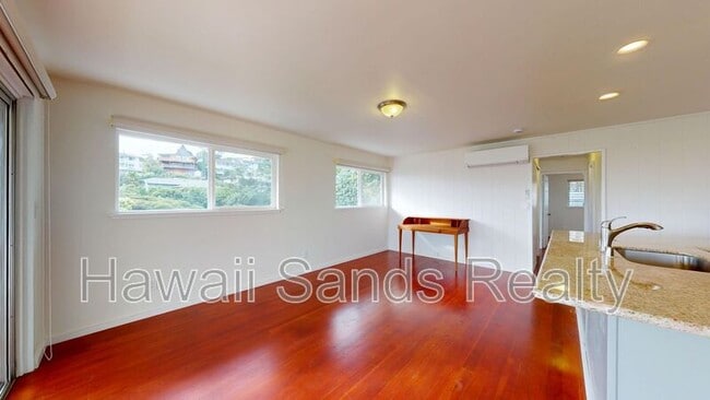 Photo - 3901 Maunahilu Pl