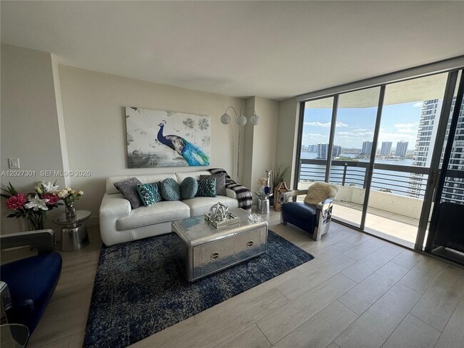 Photo - 3500 Mystic Pointe Dr Unidad 2003
