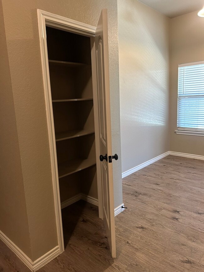 Photo - 4300 Hunters Place Dr