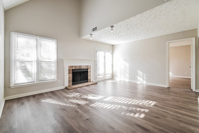 Photo - 4805 Shallow Farm Dr NE