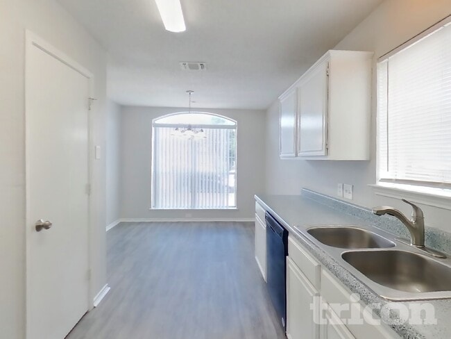 Photo - 720 Charles City Dr