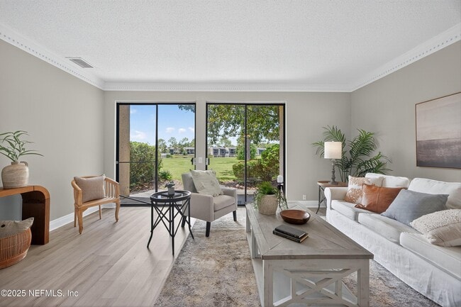 Photo - 7622 Las Palmas Way Unit 165