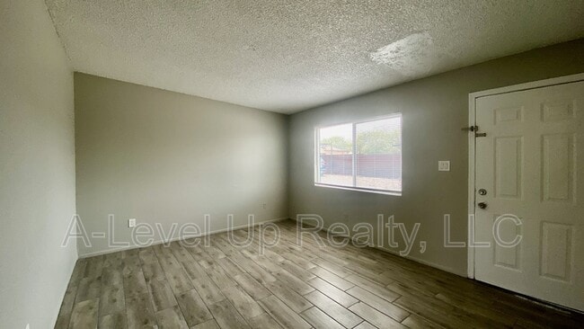 Photo - 5745 S Southland Blvd