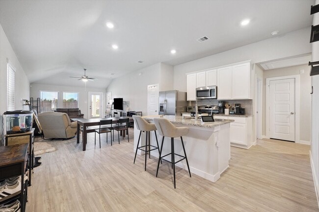 Photo - 2493 Clydesdale Ln