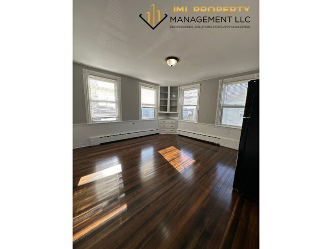 Photo - 58 Edgemond St Unit 4