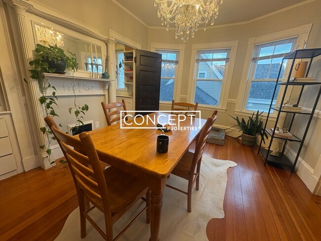 Photo - 107 Oxford St