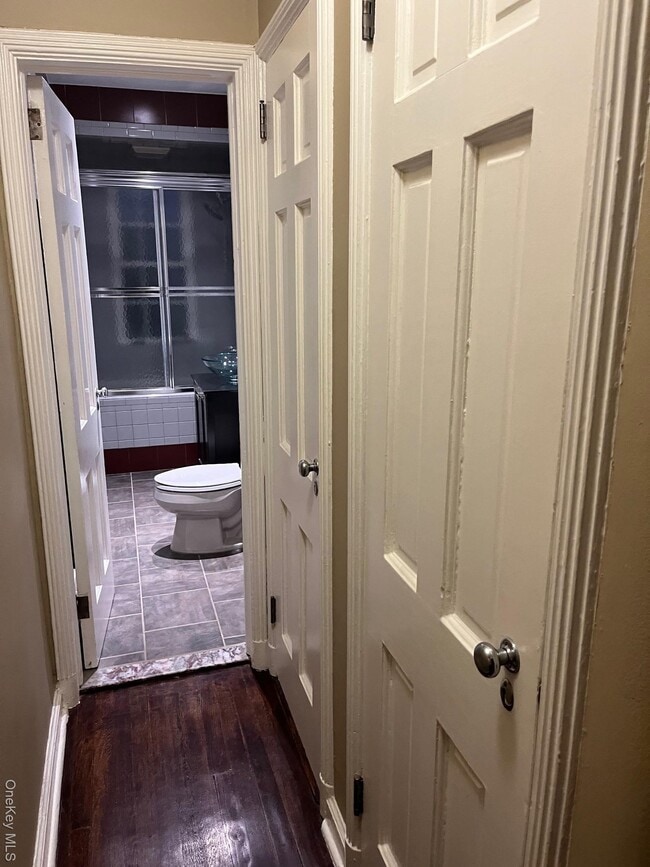 Photo - 1270 White Plains Rd