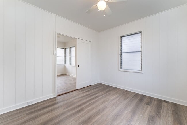 Photo - 1 BED 1 BATH with 1 parking, MCCully area