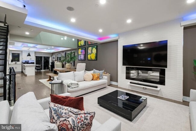 Photo - 1121 Earl St