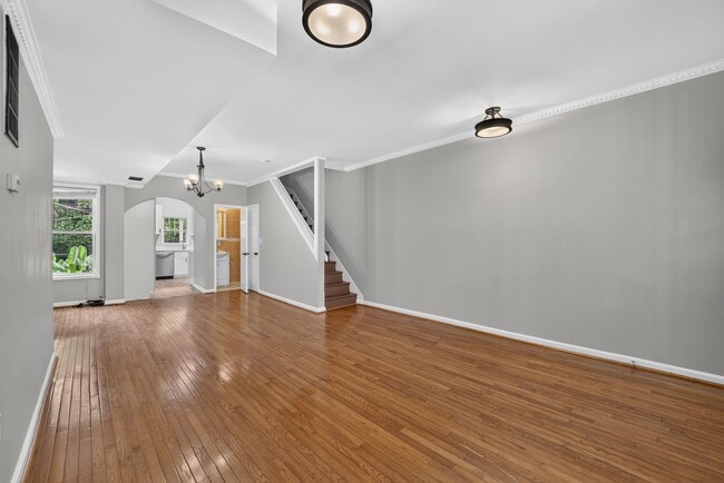 Photo - 1004 Girard St NW