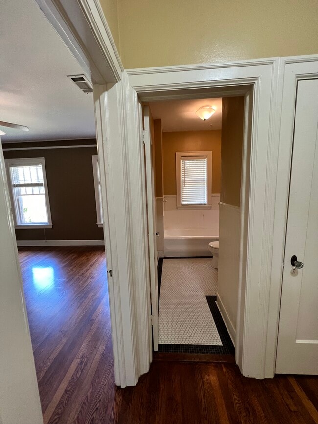 Photo - Windsor Court Apartments