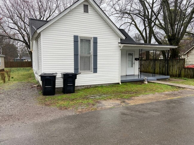 Photo - Historic 3 bedroom home near courthouse square in Murfreesboro