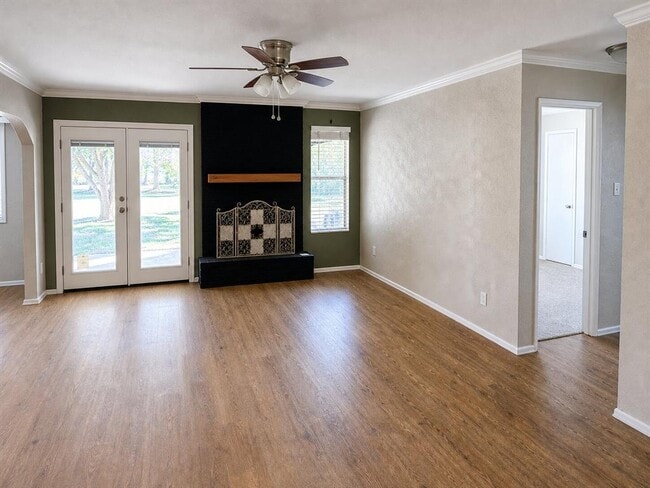Photo - 1105 Green Meadow Dr