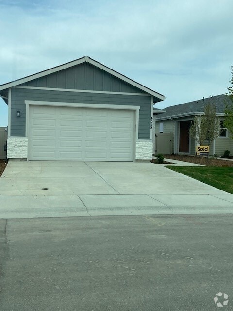 Building Photo - 4588 E Vera Cruz St Rental
