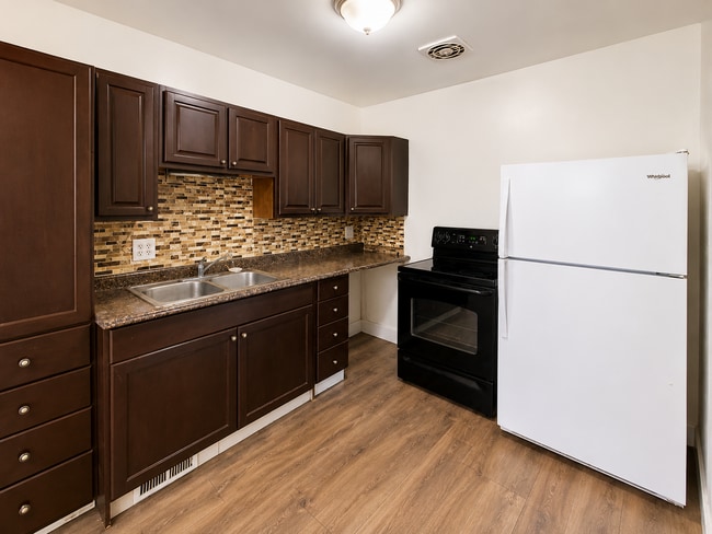 Photo - 752 Irving St Unit 752 Apt 4
