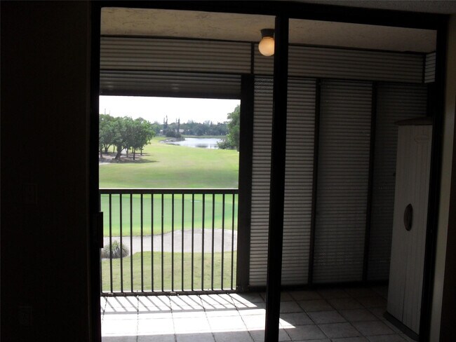 Photo - 5530 NW 44th St Unit 418C