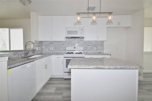 Photo - 6145 Settlers Square Ln