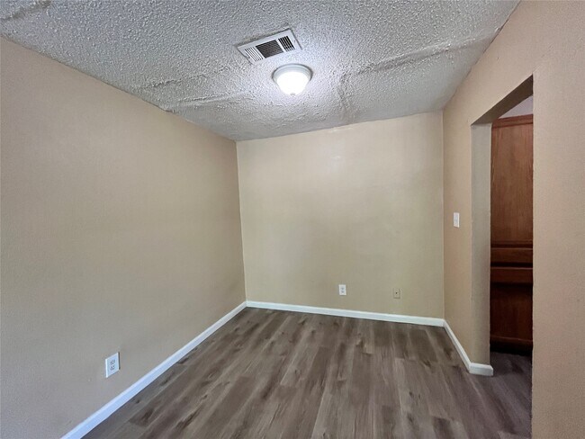 Photo - 10235 Algiers Rd Unit 2